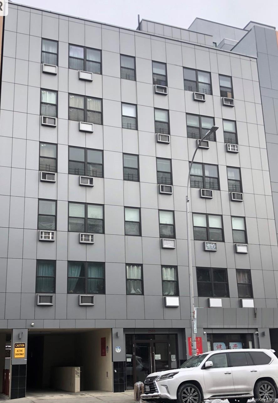 2533 Ocean Avenue #5A