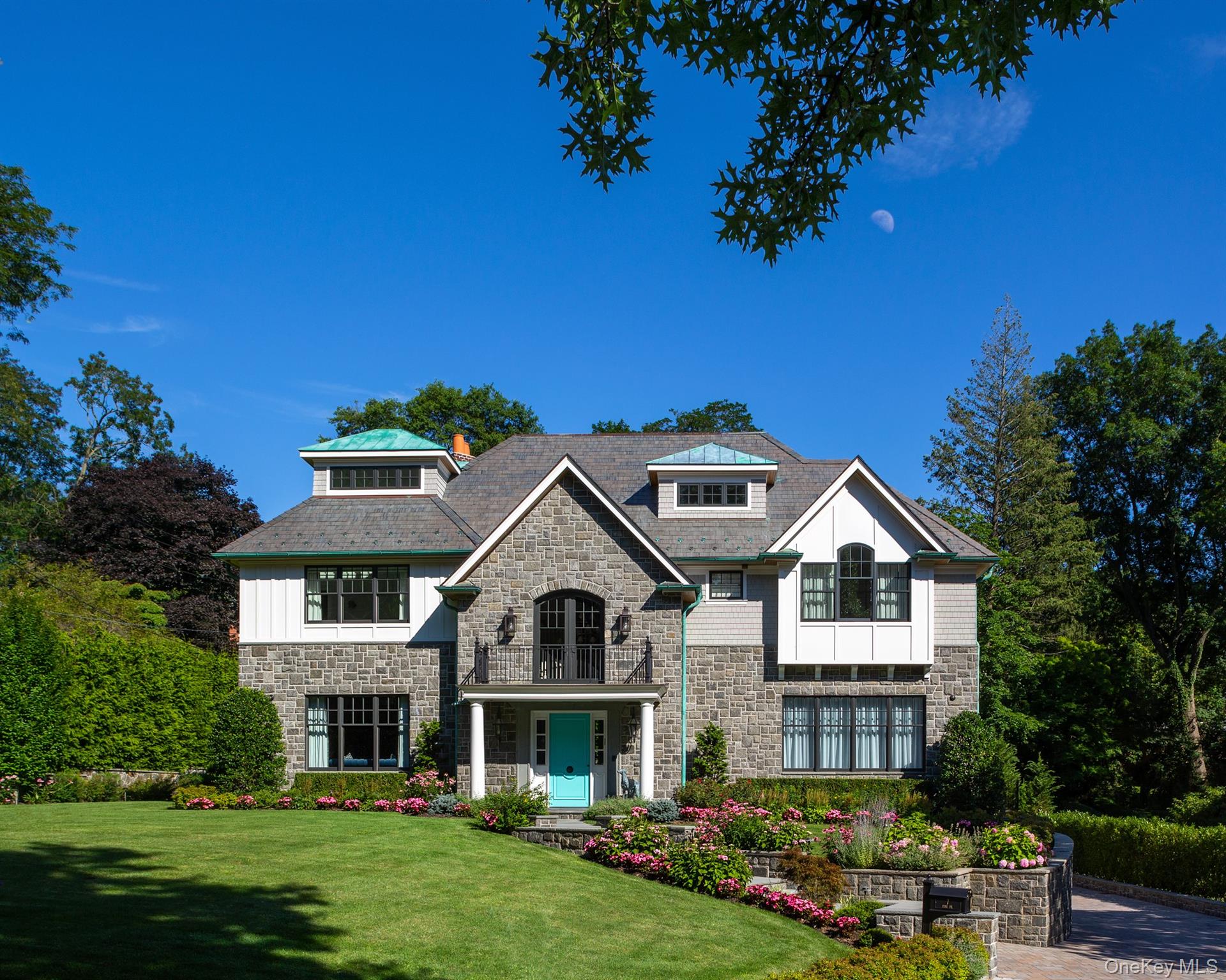 Image 1 of 41 for 7 Pine Drive in Long Island, North Hempstead, NY, 11021