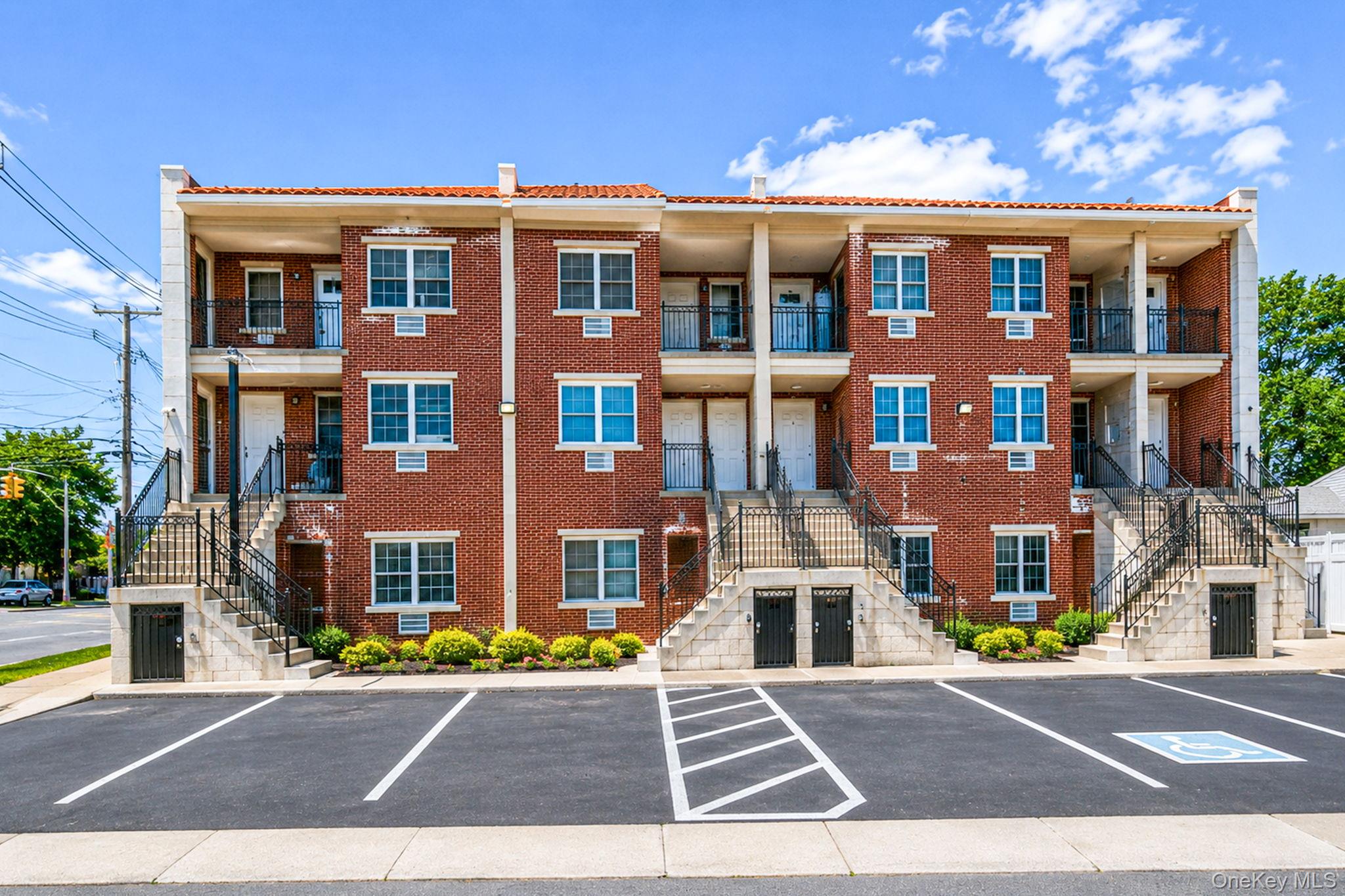 Image 1 of 29 for 821 Prospect Avenue in Long Island, North Hempstead, NY, 11590