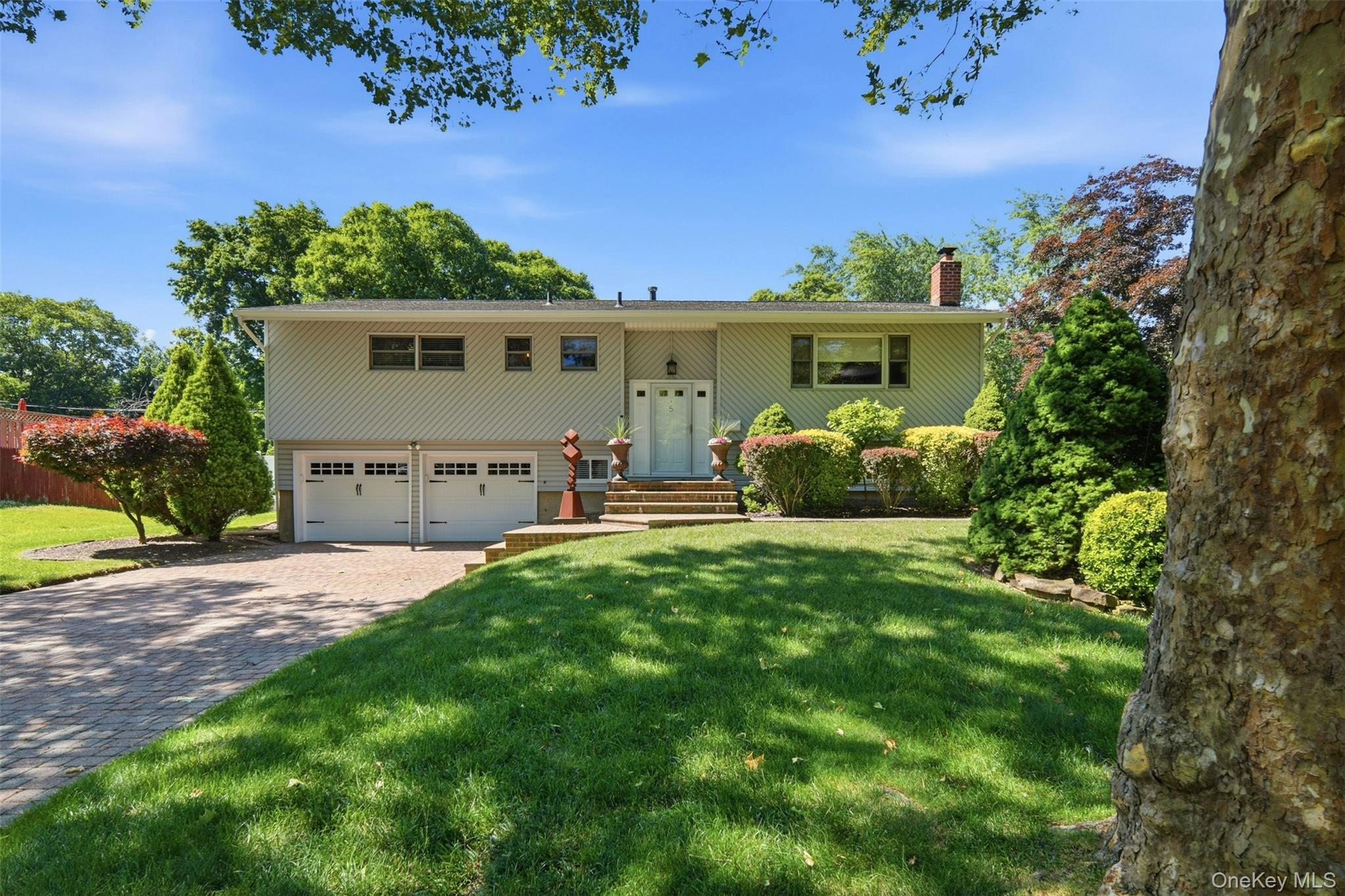 Image 1 of 28 for 5 Pine Hill Lane in Long Island, Huntington, NY, 11746