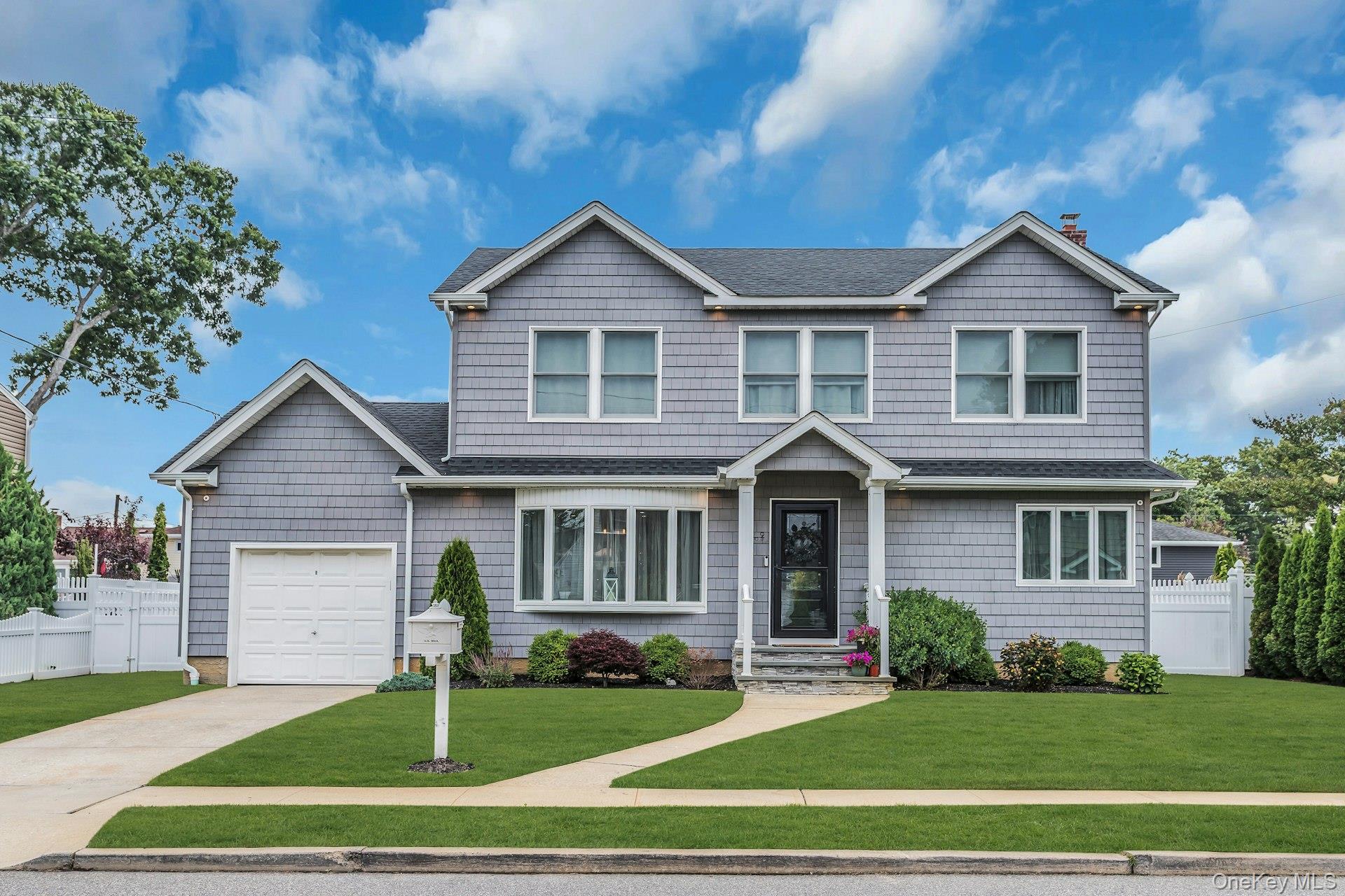 Image 1 of 30 for 9 Pompano Lane in Long Island, Oyster Bay, NY, 11762